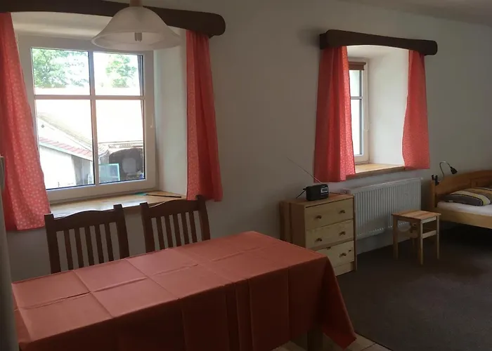 Ubytovani V Ouklidu 公寓 Nedrahovice